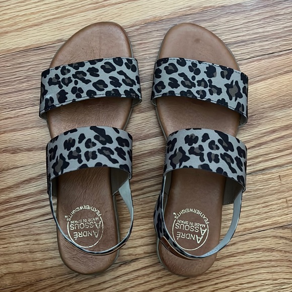 andre assous featherweights elastic sandal in animal print size 7 made in Spain - Picture 3 of 16